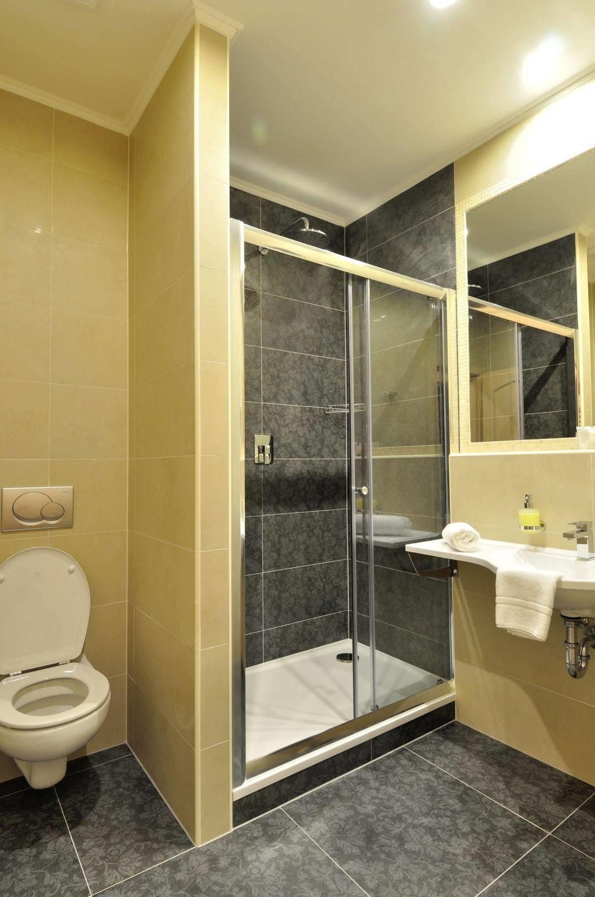 Hotel Wellness Zlata Lipa 4*